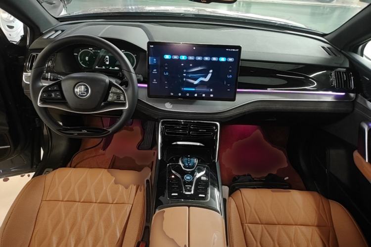 Used BYD Tang New Energy 2023 DM-i Champion Edition 112KM Prestige Model Center Console