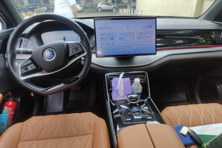 Used BYD Tang New Energy 2023 DM-i Champion Edition 112KM Prestige Model Center Console