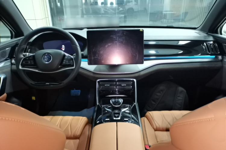 Used BYD Tang New Energy 2023 DM-i Champion Edition 112KM Prestige Model Center Console