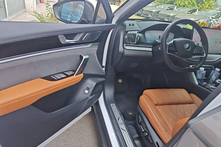 Used BYD Tang New Energy 2023 DM-i Champion Edition 112KM Prestige Model Driver Seat