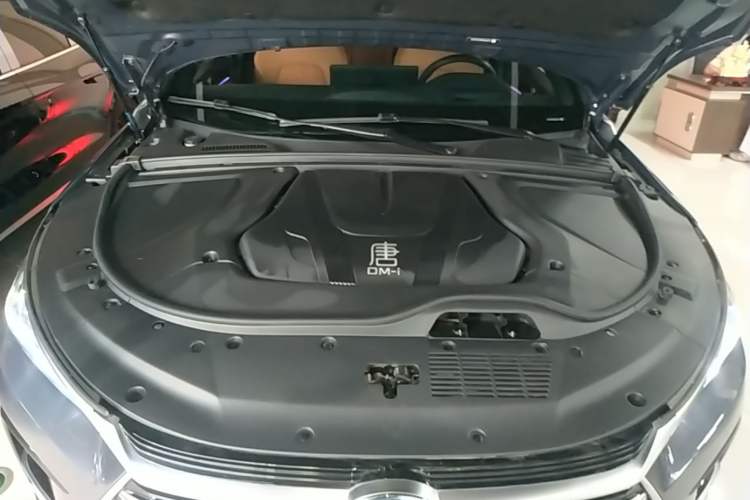 Used BYD Tang New Energy 2023 DM-i Champion Edition 112KM Prestige Model Engine Bay