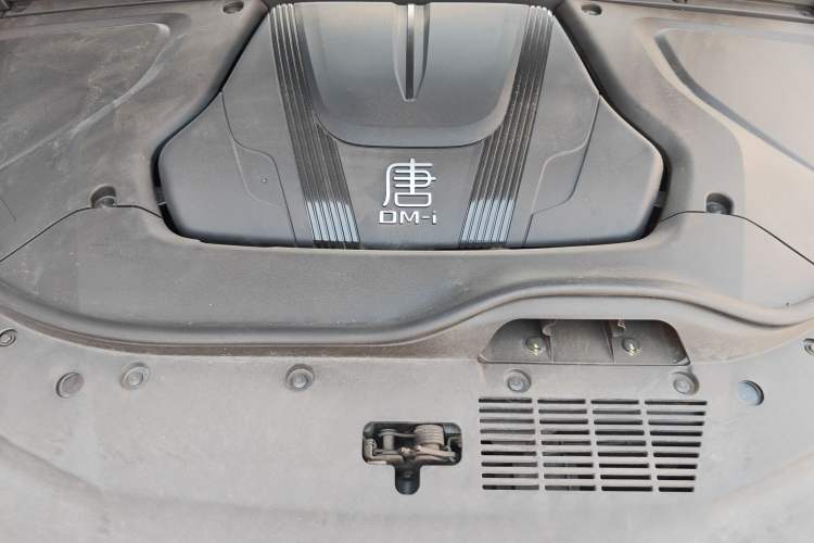 Used BYD Tang New Energy 2023 DM-i Champion Edition 112KM Prestige Model Engine Bay