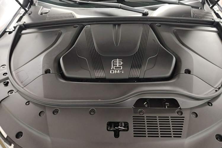 Used BYD Tang New Energy 2023 DM-i Champion Edition 112KM Prestige Model Engine Bay