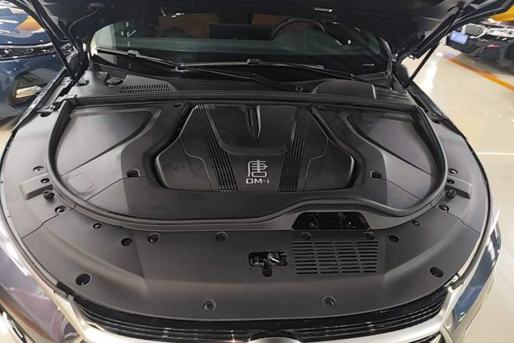 Used BYD Tang New Energy 2023 DM-i Champion Edition 112KM Prestige Model Engine Bay