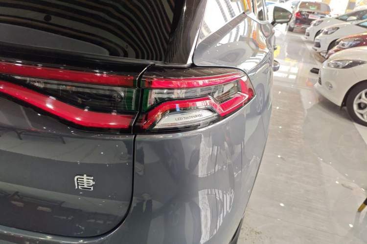Used BYD Tang New Energy 2023 DM-i Champion Edition 112KM Prestige Model Exterior 2
