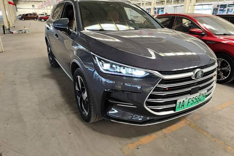 Used BYD Tang New Energy 2023 DM-i Champion Edition 112KM Prestige Model Front Right 45 Deg