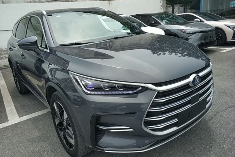Used BYD Tang New Energy 2023 DM-i Champion Edition 112KM Prestige Model Front Right 45 Deg