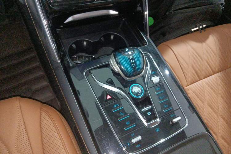 Used BYD Tang New Energy 2023 DM-i Champion Edition 112KM Prestige Model Gear Lever