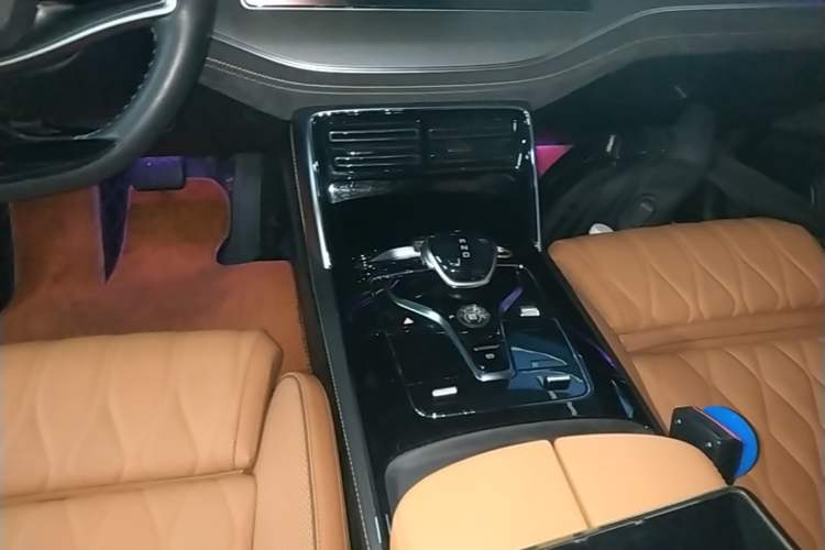 Used BYD Tang New Energy 2023 DM-i Champion Edition 112KM Prestige Model Gear Lever