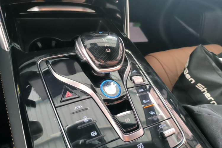 Used BYD Tang New Energy 2023 DM-i Champion Edition 112KM Prestige Model Gear Lever
