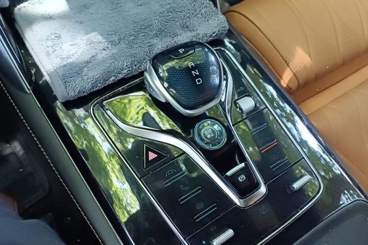 Used BYD Tang New Energy 2023 DM-i Champion Edition 112KM Prestige Model Gear Lever