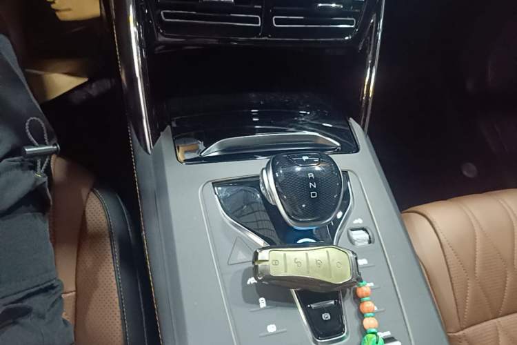 Used BYD Tang New Energy 2023 DM-i Champion Edition 112KM Prestige Model Gear Lever
