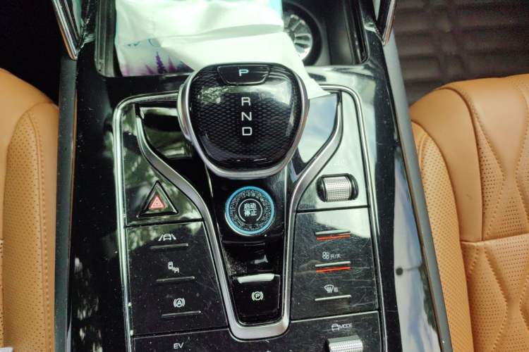 Used BYD Tang New Energy 2023 DM-i Champion Edition 112KM Prestige Model Gear Lever