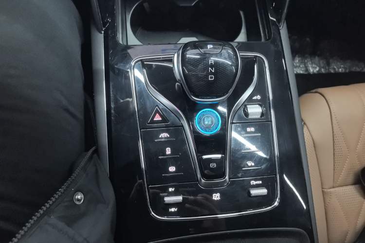 Used BYD Tang New Energy 2023 DM-i Champion Edition 112KM Prestige Model Gear Lever