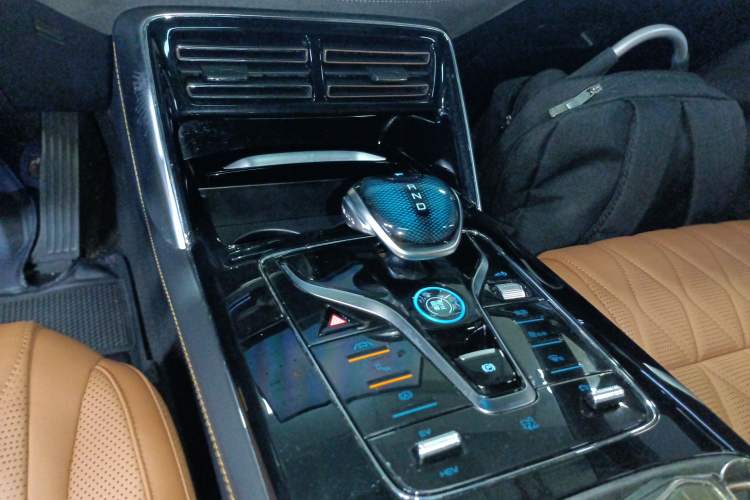 Used BYD Tang New Energy 2023 DM-i Champion Edition 112KM Prestige Model Gear Lever