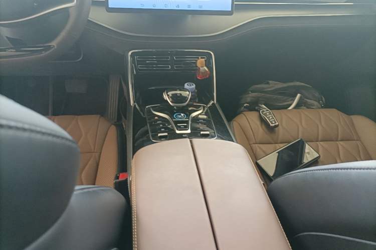 Used BYD Tang New Energy 2023 DM-i Champion Edition 112KM Prestige Model Gear Lever