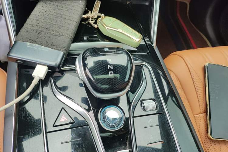 Used BYD Tang New Energy 2023 DM-i Champion Edition 112KM Prestige Model Gear Lever