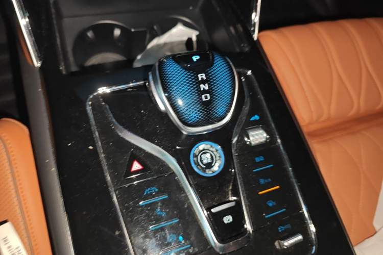 Used BYD Tang New Energy 2023 DM-i Champion Edition 112KM Prestige Model Gear Lever
