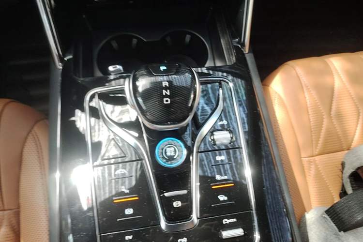Used BYD Tang New Energy 2023 DM-i Champion Edition 112KM Prestige Model Gear Lever