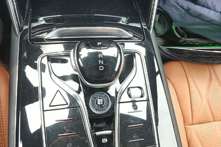 Used BYD Tang New Energy 2023 DM-i Champion Edition 112KM Prestige Model Gear Lever