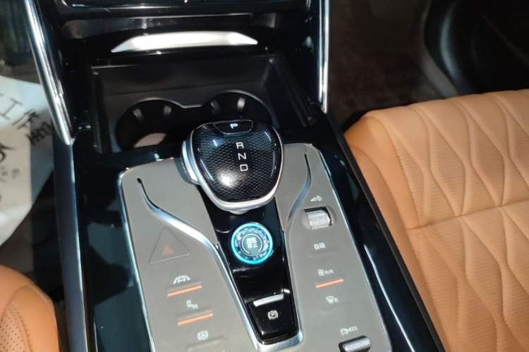Used BYD Tang New Energy 2023 DM-i Champion Edition 112KM Prestige Model Gear Lever