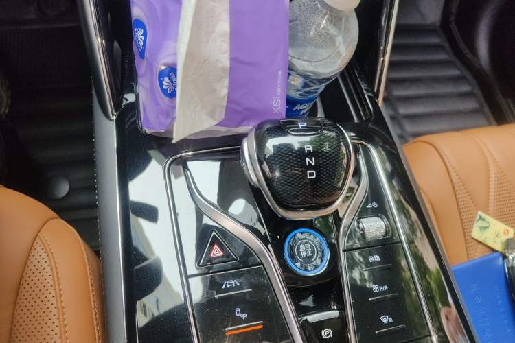 Used BYD Tang New Energy 2023 DM-i Champion Edition 112KM Prestige Model Gear Lever