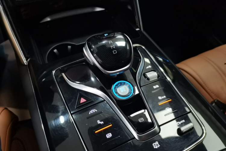 Used BYD Tang New Energy 2023 DM-i Champion Edition 112KM Prestige Model Gear Lever