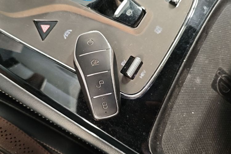Used BYD Tang New Energy 2023 DM-i Champion Edition 112KM Prestige Model Interior 1