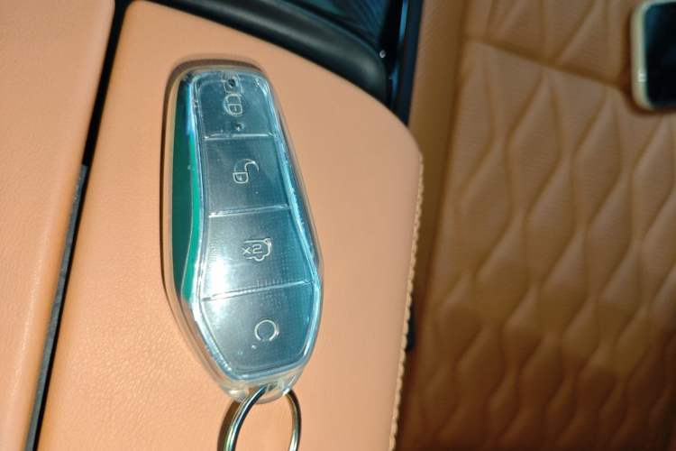 Used BYD Tang New Energy 2023 DM-i Champion Edition 112KM Prestige Model Interior 1