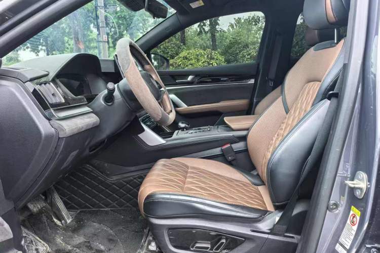Used BYD Tang New Energy 2023 DM-i Champion Edition 112KM Prestige Model Interior 2