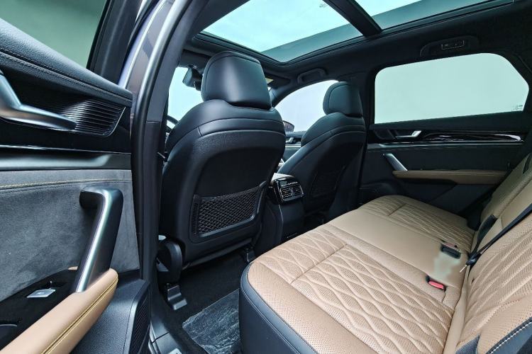 Used BYD Tang New Energy 2023 DM-i Champion Edition 112KM Prestige Model Interior 2