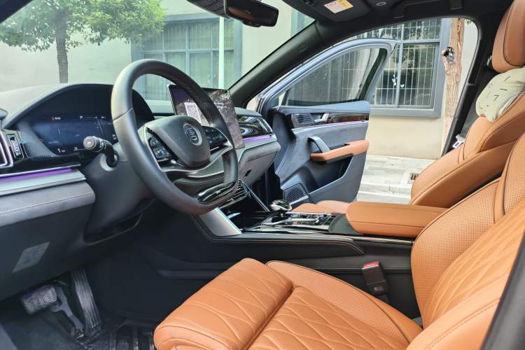Used BYD Tang New Energy 2023 DM-i Champion Edition 112KM Prestige Model Interior 2