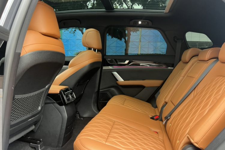 Used BYD Tang New Energy 2023 DM-i Champion Edition 112KM Prestige Model Interior 4