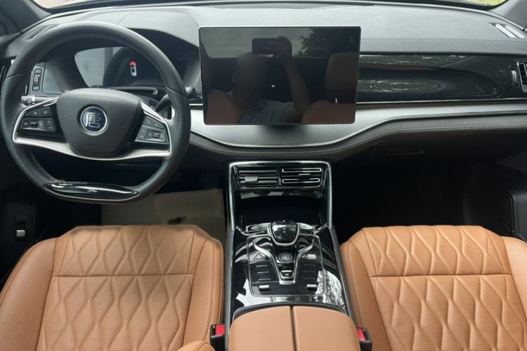 Used BYD Tang New Energy 2023 DM-i Champion Edition 112KM Prestige Model Interior 5