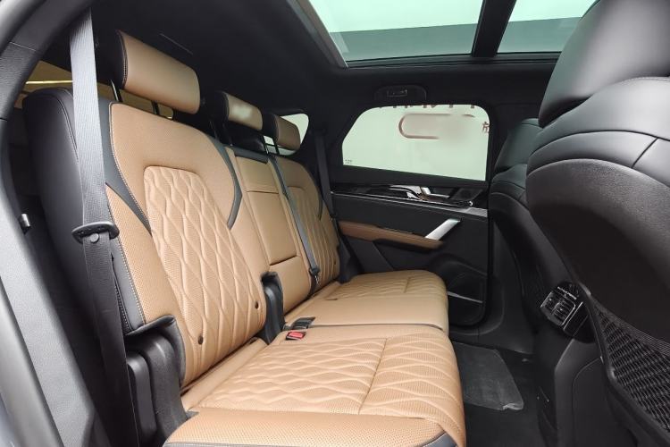 Used BYD Tang New Energy 2023 DM-i Champion Edition 112KM Prestige Model Interior 5