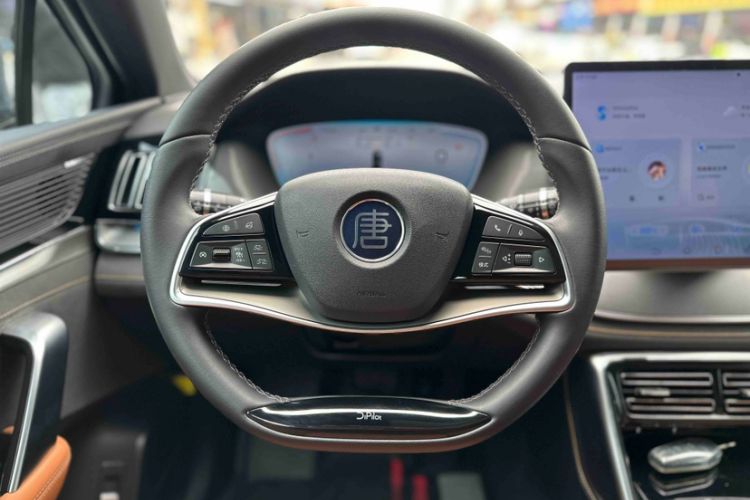 Used BYD Tang New Energy 2023 DM-i Champion Edition 112KM Prestige Model Interior 6