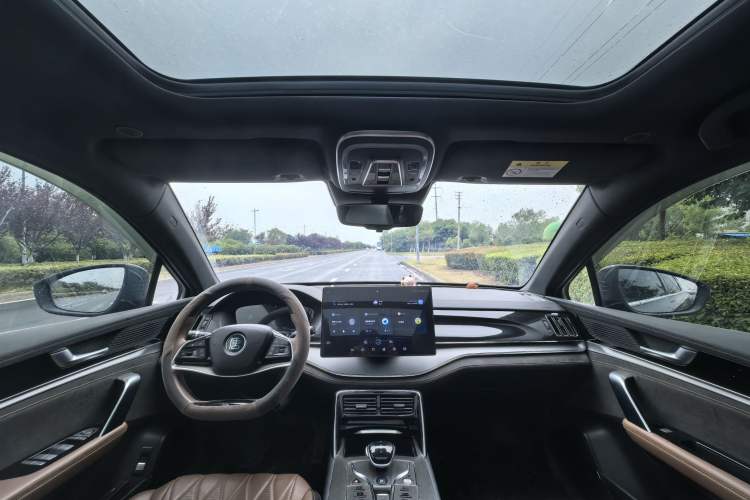 Used BYD Tang New Energy 2023 DM-i Champion Edition 112KM Prestige Model Interior 6