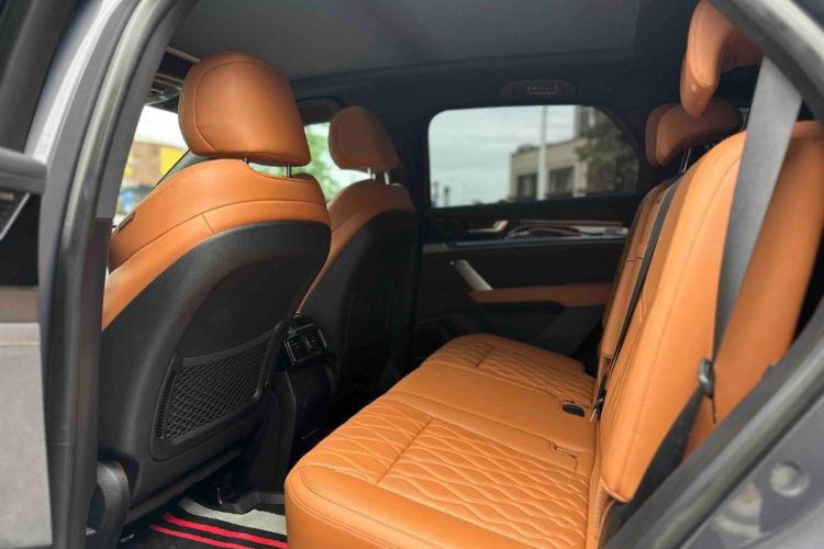 Used BYD Tang New Energy 2023 DM-i Champion Edition 112KM Prestige Model Interior 7