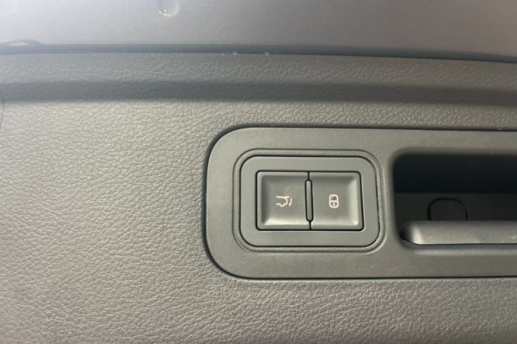 Used BYD Tang New Energy 2023 DM-i Champion Edition 112KM Prestige Model Interior 7