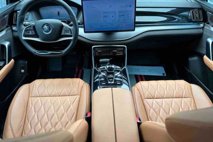 Used BYD Tang New Energy 2023 DM-i Champion Edition 112KM Prestige Model Interior 8