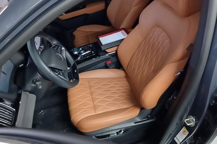 Used BYD Tang New Energy 2023 DM-i Champion Edition 112KM Prestige Model Left Front Seat
