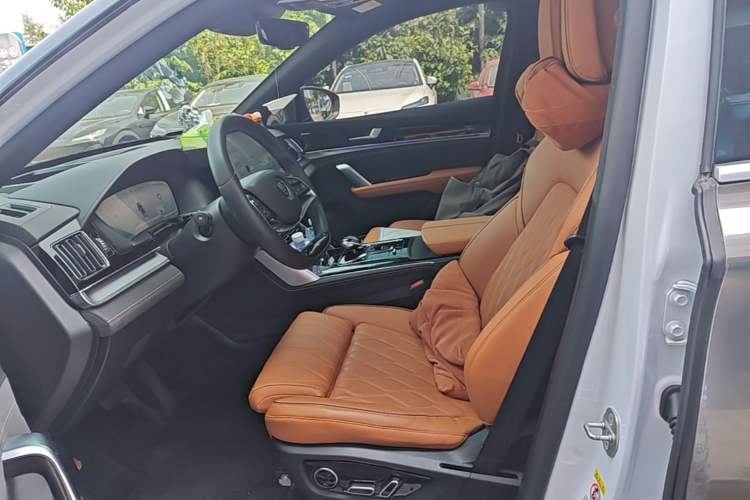 Used BYD Tang New Energy 2023 DM-i Champion Edition 112KM Prestige Model Left Front Seat