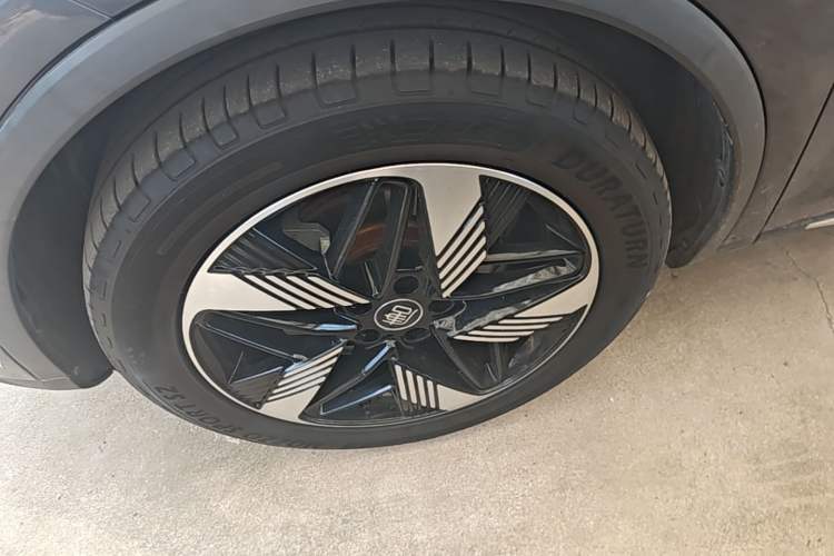 Used BYD Tang New Energy 2023 DM-i Champion Edition 112KM Prestige Model Left Front Wheel Hub