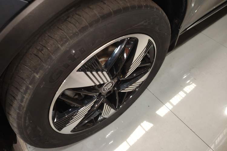 Used BYD Tang New Energy 2023 DM-i Champion Edition 112KM Prestige Model Left Front Wheel Hub