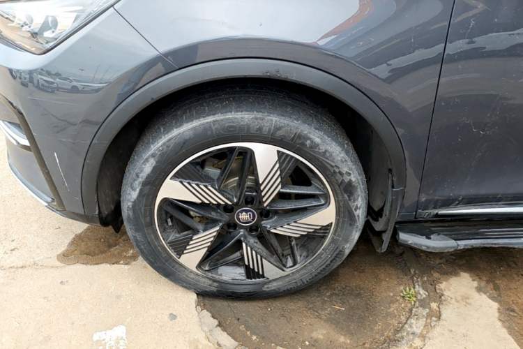 Used BYD Tang New Energy 2023 DM-i Champion Edition 112KM Prestige Model Left Front Wheel Hub