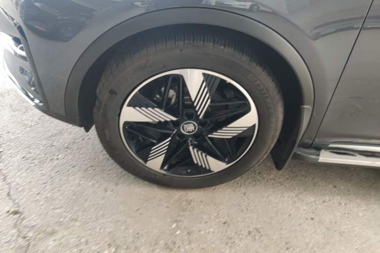 Used BYD Tang New Energy 2023 DM-i Champion Edition 112KM Prestige Model Left Front Wheel Hub