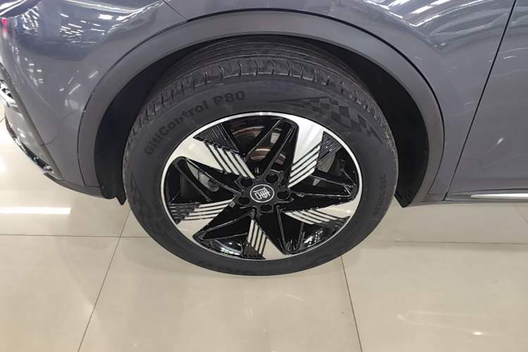 Used BYD Tang New Energy 2023 DM-i Champion Edition 112KM Prestige Model Left Front Wheel Hub