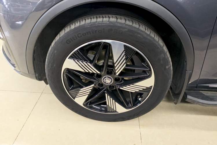 Used BYD Tang New Energy 2023 DM-i Champion Edition 112KM Prestige Model Left Front Wheel Hub