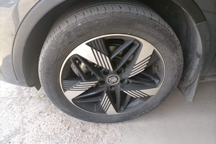 Used BYD Tang New Energy 2023 DM-i Champion Edition 112KM Prestige Model Left Front Wheel Hub