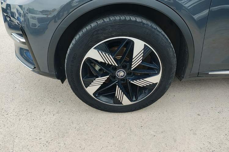 Used BYD Tang New Energy 2023 DM-i Champion Edition 112KM Prestige Model Left Front Wheel Hub